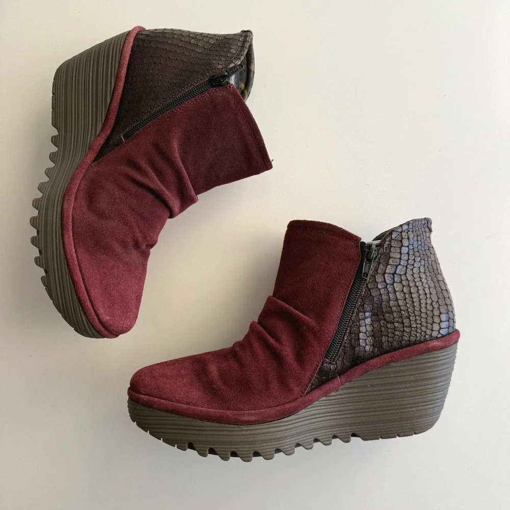 Fly London Yip Side Zip Wedge Faux Snakeskin Suede Wine Red Boots E 40 US 9 9.5